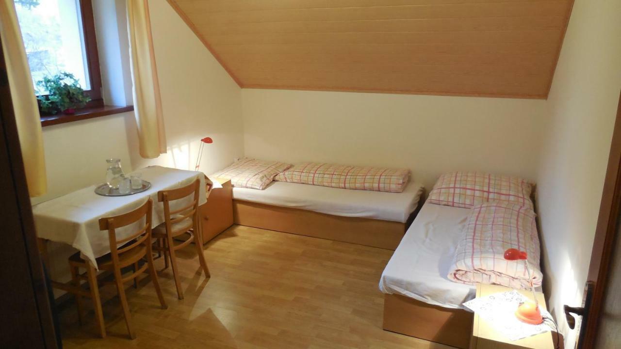 Privat Pod Kostolom - Ubytovanie Valča Eksteriør bilde